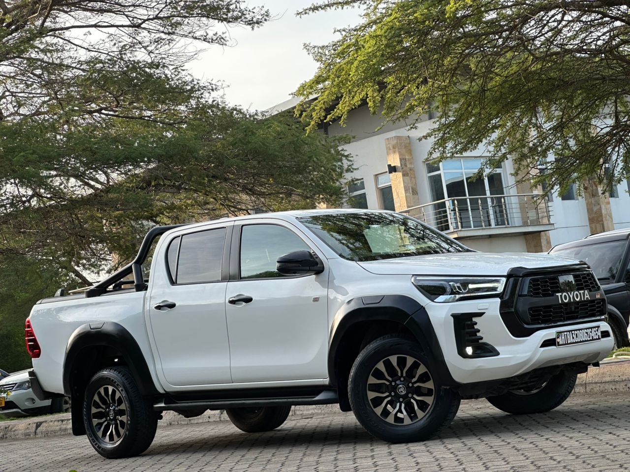 HILUX DOUBLE CABIN